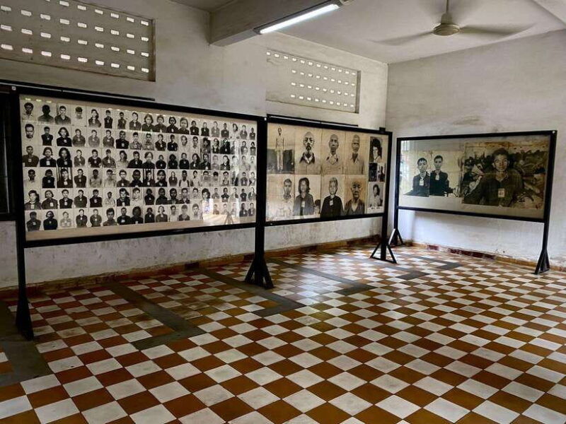phnom-penh-killing-fields-and-prison-s21-bus-tour