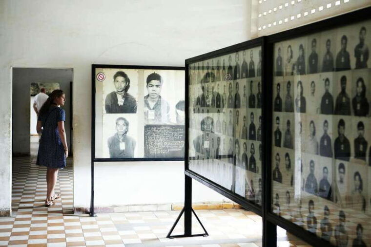 phnom-penh-killing-fields-and-s-21-museum-tour