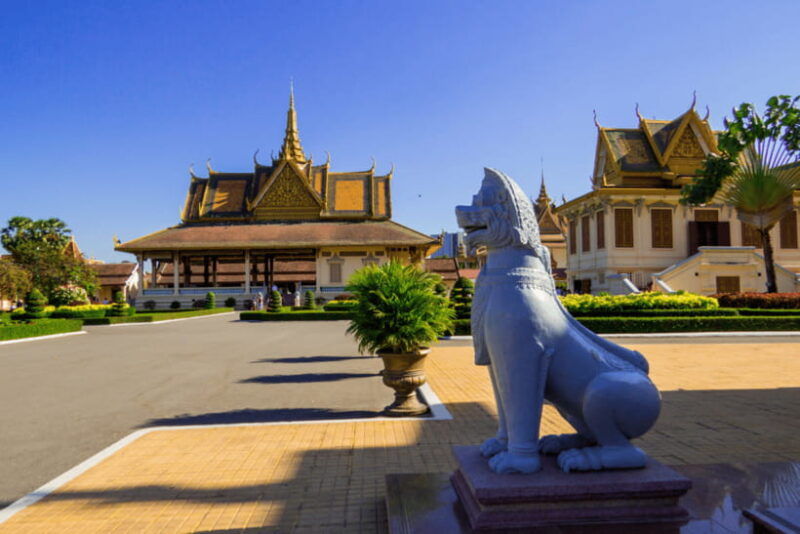 phnom-penh-killing-fields-and-s21-genocide-museum-tour