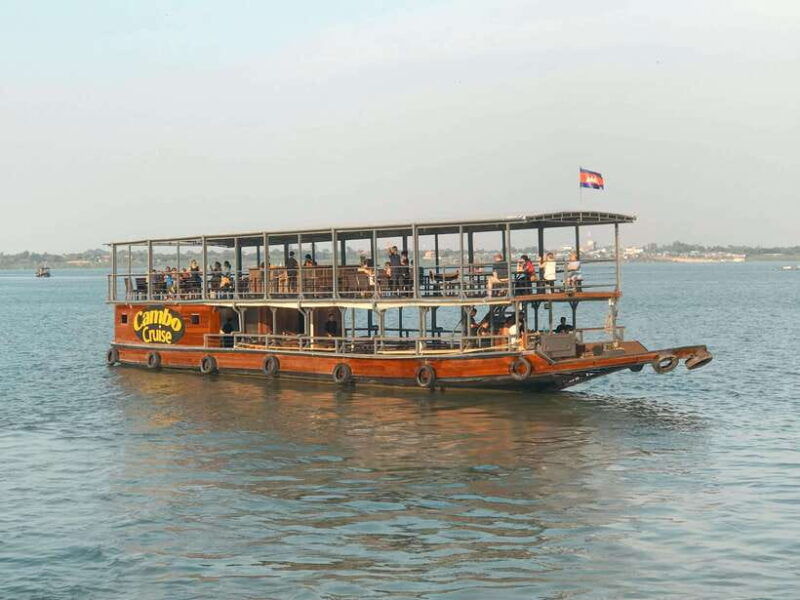 phnom-penh-mekong-sunset-dinner-cruise-with-live-music