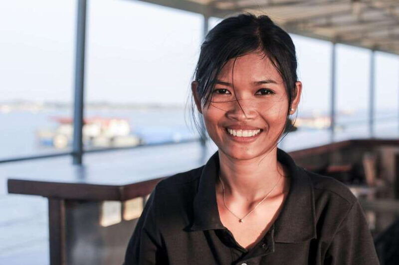phnom-penh-mekong-sunset-dinner-cruise-with-live-music
