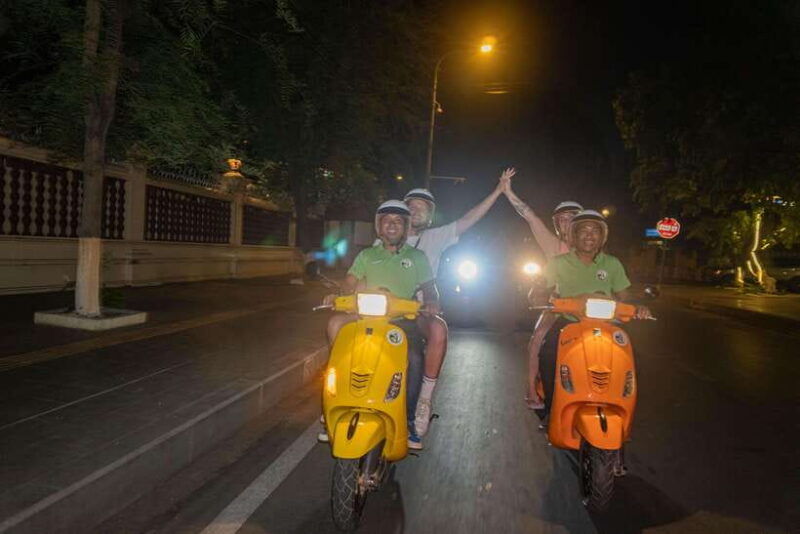 phnom-penh-night-foodie-vespa-tour