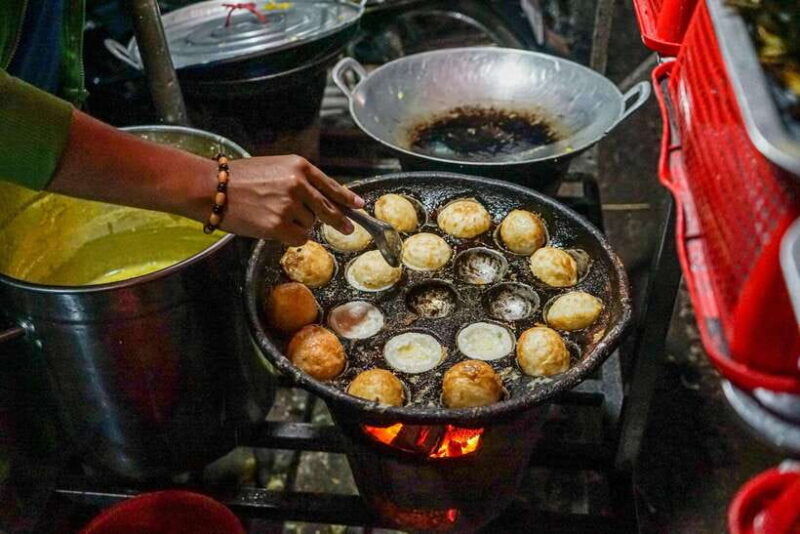 phnom-penh-night-foodie-vespa-tour