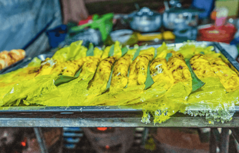 phnom-penh-night-foodie-vespa-tour