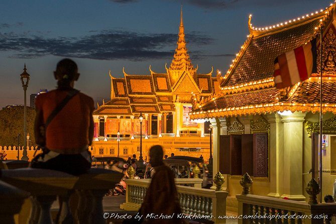 Phnom Penh Night Photo walk with Cambodia Photo Tours - Key Points