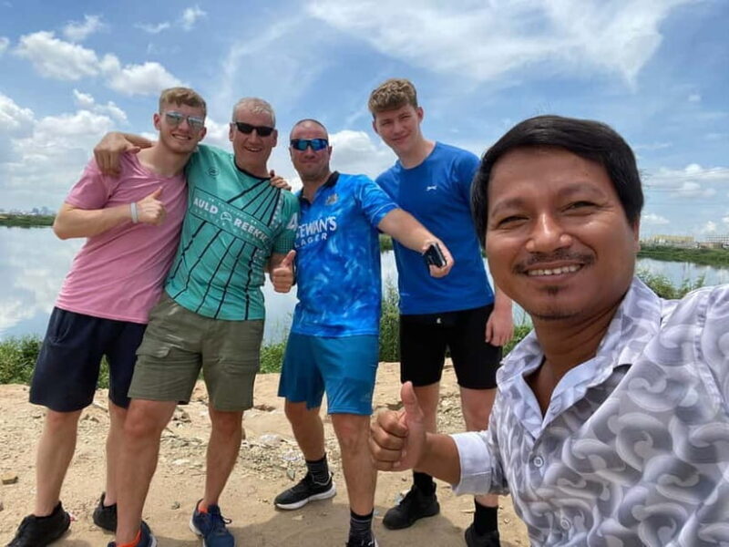 Phnom Penh: Private City Tour by Tuk-Tuk with 10 Highlights - Key Points