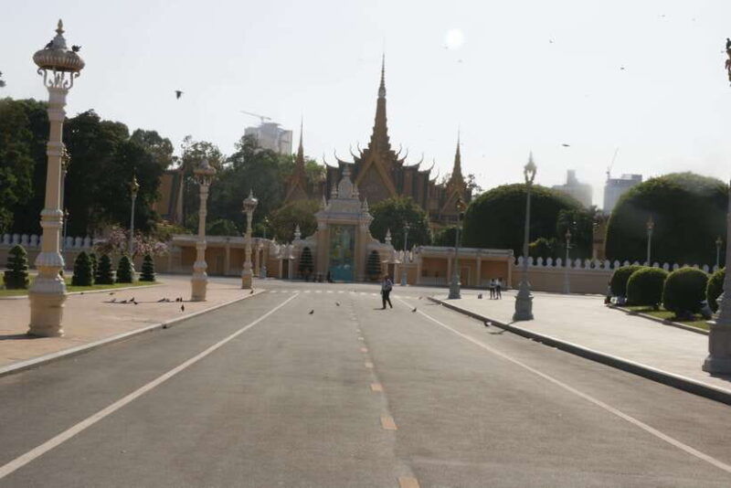 phnom-penh-private-tour-local-english-guides-driver