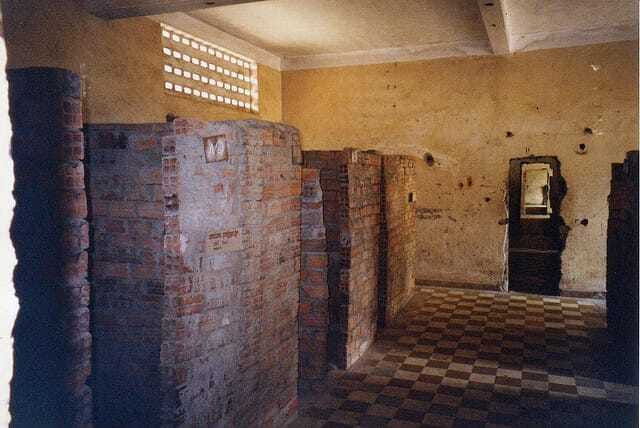 phnom-penh-private-tour-tuol-sleng-choeng-ek-killing-field