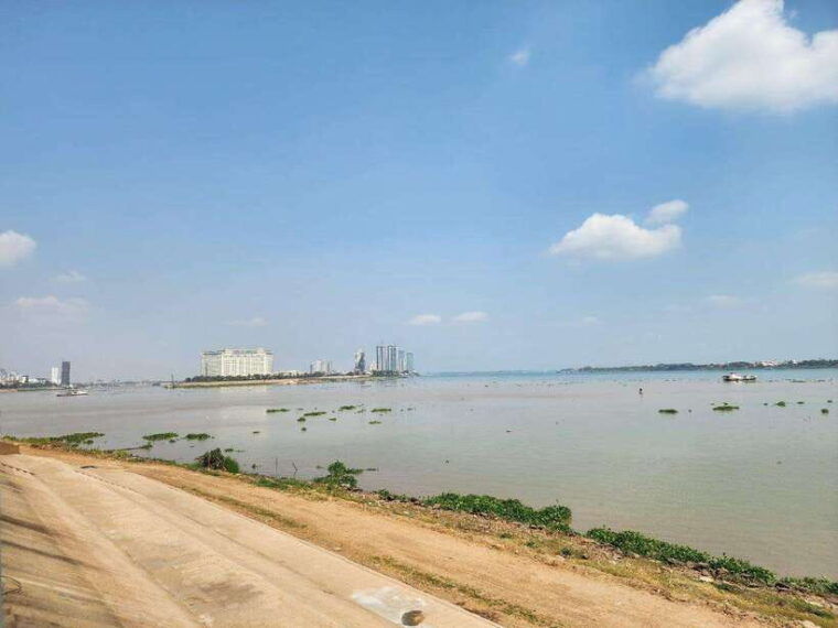phnom-penh-private-tuk-tuk-tour-with-english-speaking