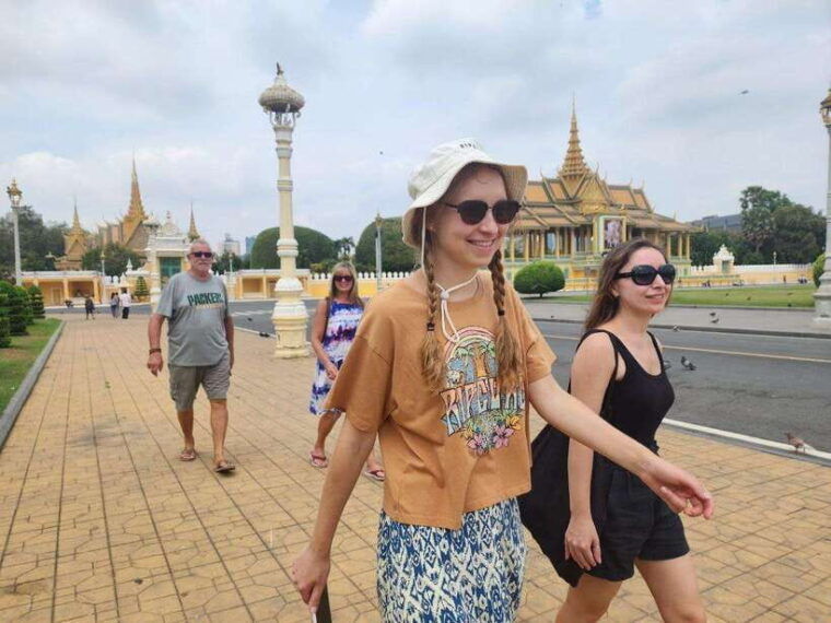 phnom-penh-private-tuk-tuk-tour-with-english-speaking