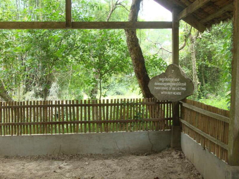 phnom-penh-s-21-prison-and-killing-fields-half-day-tour