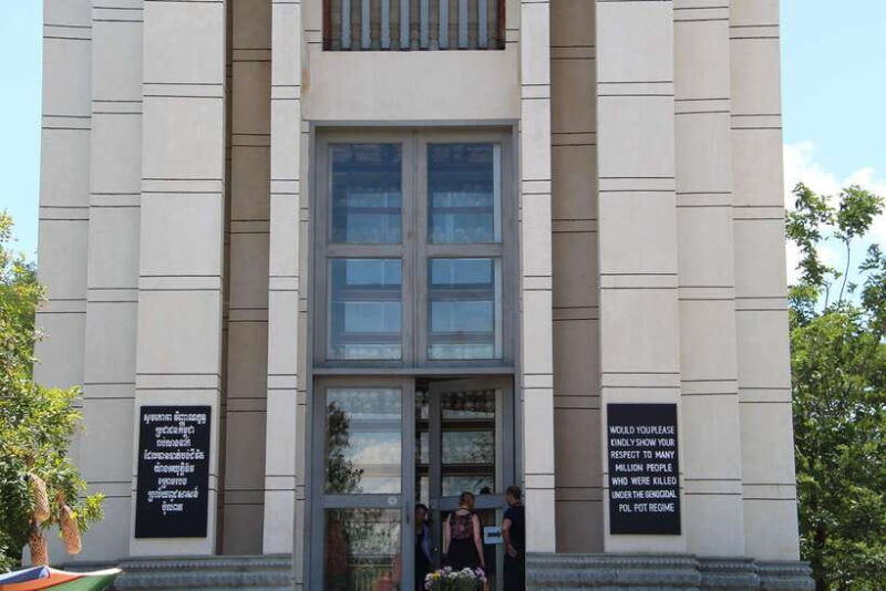 phnom-penh-s-21-prison-and-killing-fields-half-day-tour