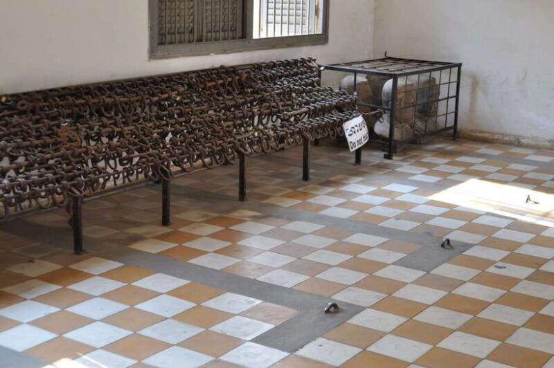 phnom-penh-s21-tuol-sleng-museum-killing-field-with-lunch