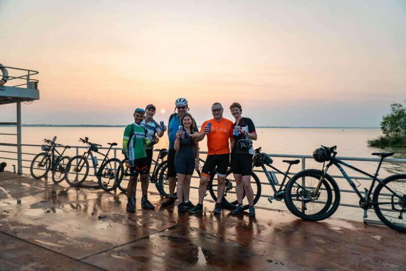 phnom-penh-silk-island-sunset-bike-tour-include-drinks