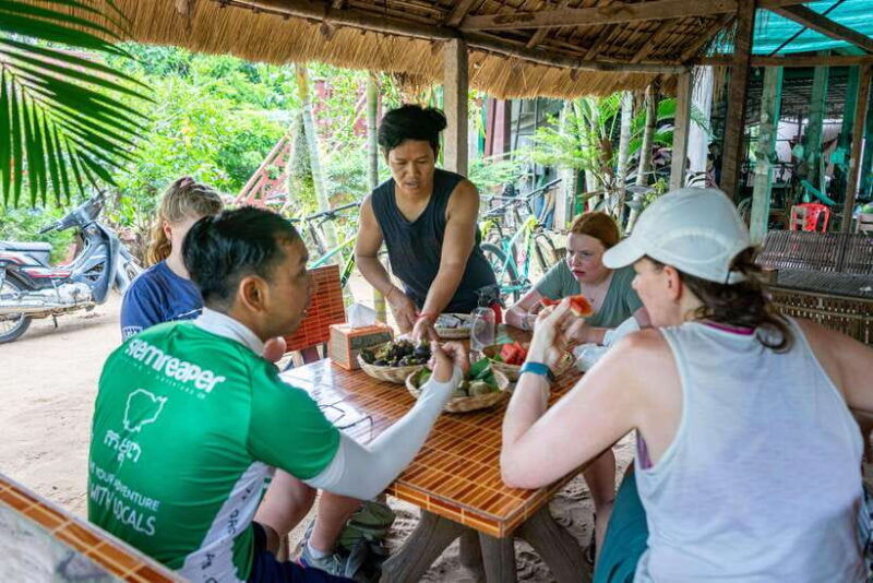 phnom-penh-silk-island-sunset-bike-tour-include-drinks