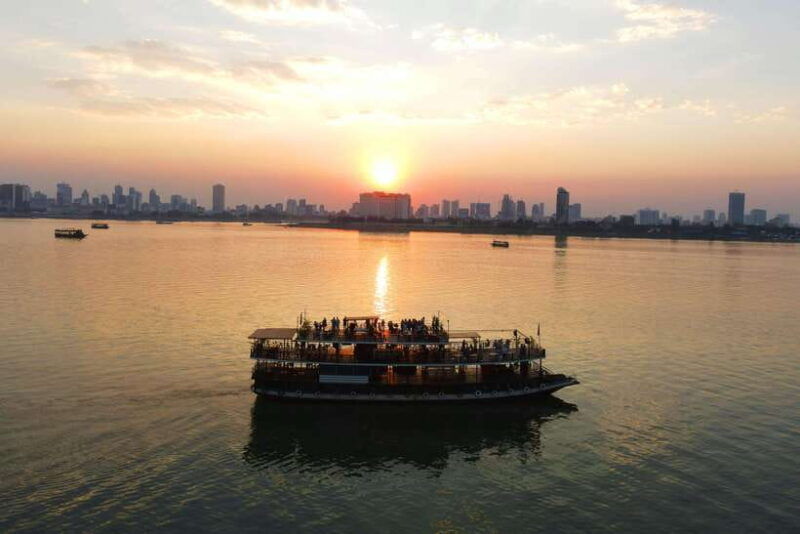 phnom-penh-sunset-city-lights-dinner-cruise-with-live-band