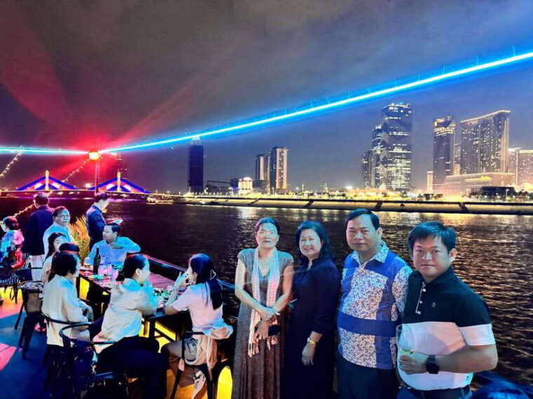 phnom-penh-sunset-city-lights-dinner-cruise-with-live-band