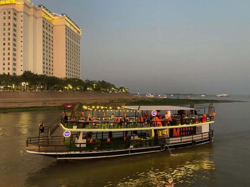 Phnom Penh: Sunset Cruise-Freeflow Beers, Sodas & BBQ Buffet - Phnom Penh: Sunset Cruise-Freeflow Beers, Sodas & BBQ Buffet