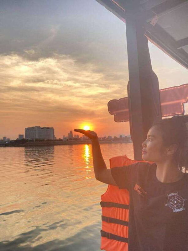 phnom-penh-sunset-cruise-with-unlimited-beers-bbq-buffet