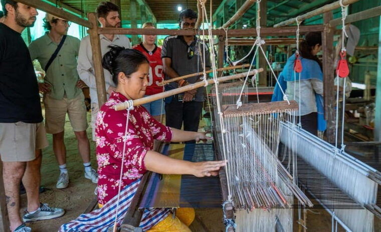 phnom-penh-to-silk-island-by-tuk-tuk-with-local-expert