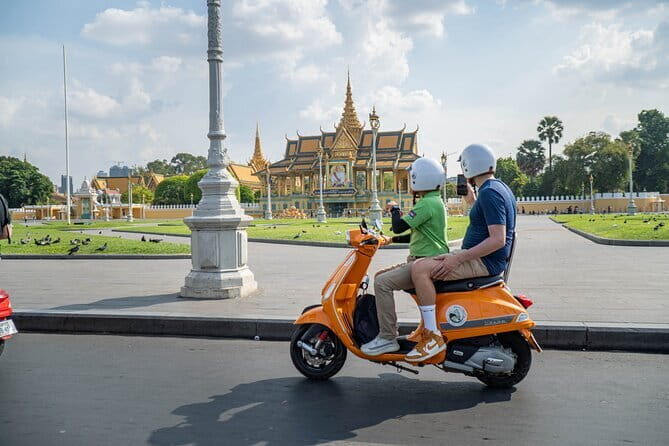 Phnom Penh Vespa City Tour and Sunset Boat with drinks - Who Should Consider This Tour