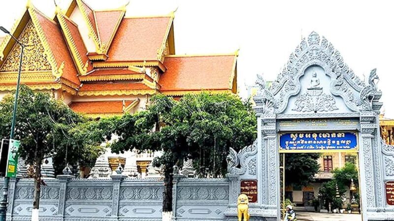 Phnom Penh Walking Tour: History, Culture, Art & Street Food - Exploring the Tour in Detail