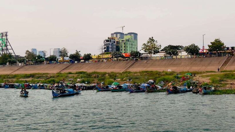 phnompenh-explore-non-local-experience-life-of-city-tour