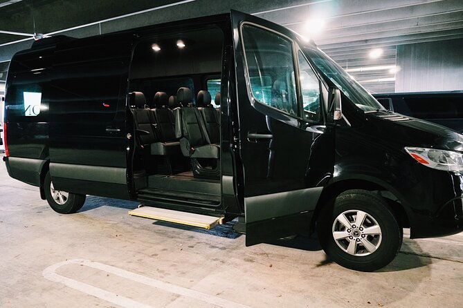 phoenix-arrival-chauffeur-driven-transport-by-executive-sedan