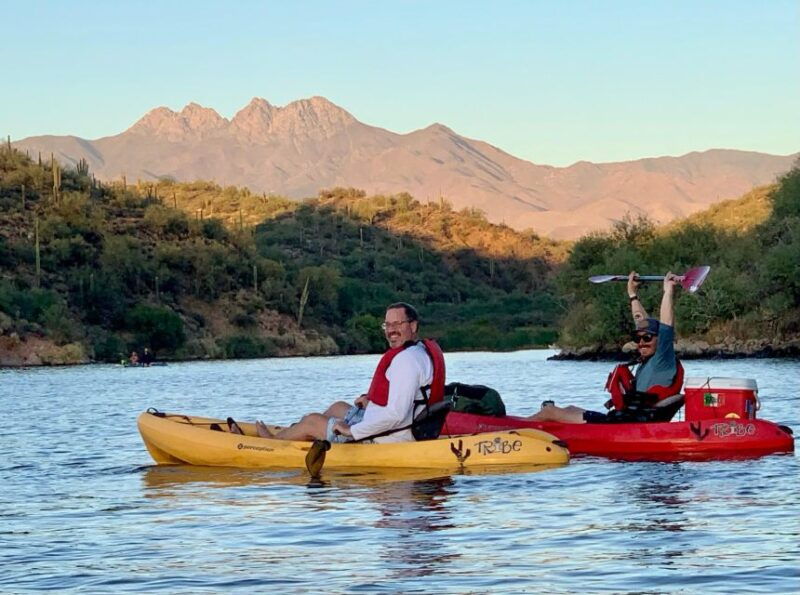 phoenix-mesa-guided-kayaking-trip-on-saguaro-lake