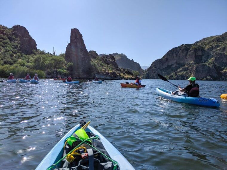 phoenix-mesa-guided-kayaking-trip-on-saguaro-lake