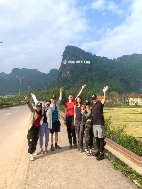 phong-nha-cave-paradise-cave-guided-tour-boat-explore