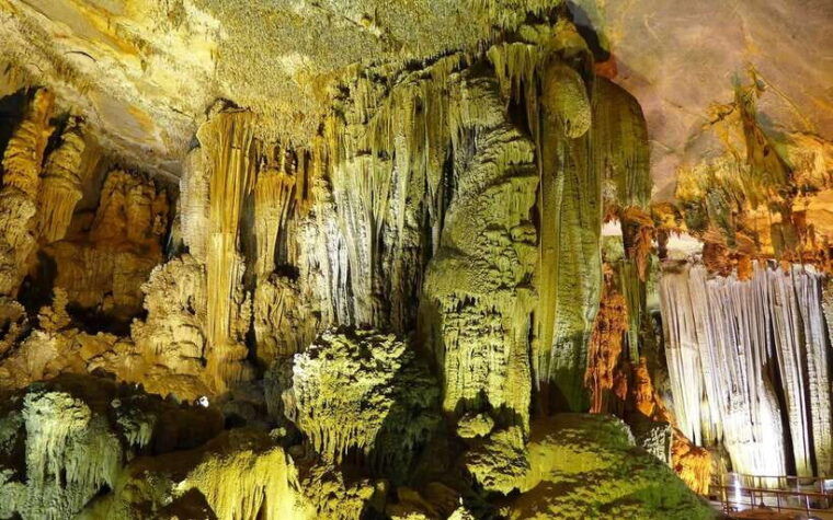 phong-nha-cave-paradise-caves-2-day-adventure-from-hue
