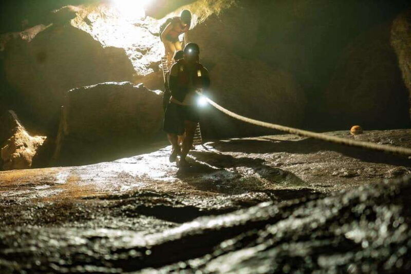 phong-nha-phong-nga-cave-expedition-4-5-km-by-kayak