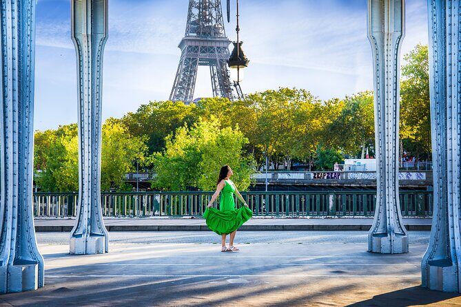 Photo Session Around Eiffel Tower - Why You Should Consider This Experience