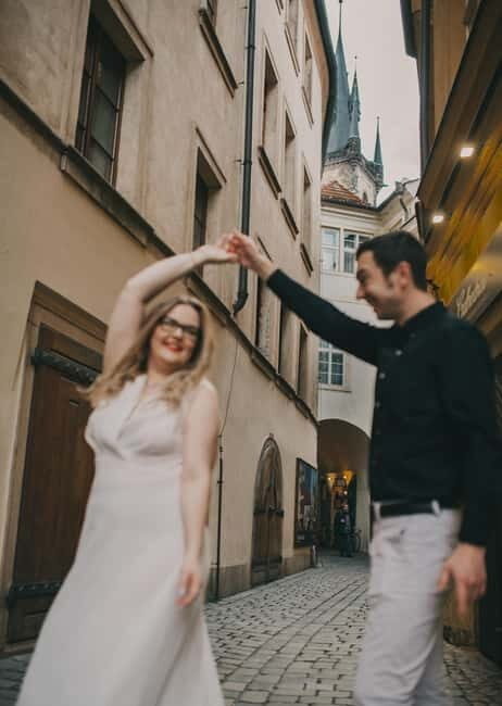 Photo Session in Prague:Shots with Iconic Landmarks - Key Points