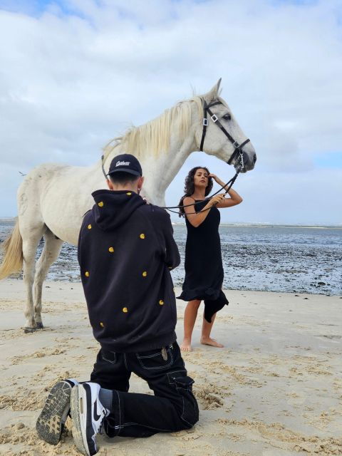 photo-session-with-horses-on-the-beach-or-in-the-countryside