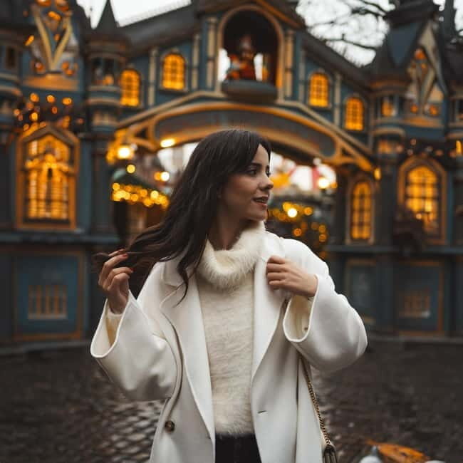 Photo shoot at the Cologne Christmas market with a local photographer - Key Points  