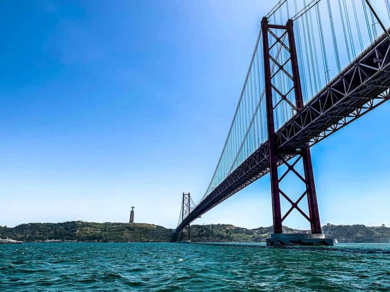 Photo Shoot on a Sailboat Overlooking Lisbon - The Detailed Breakdown of the Experience