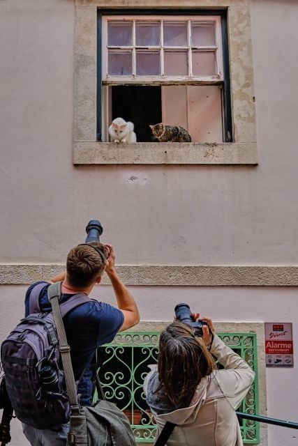 photo-walk-in-alfama-graca-and-mouraria-with-gilby-vm