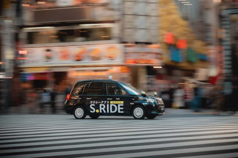 Photo Walk through SHINJUKU, TOKYO - The Experience and Atmosphere  