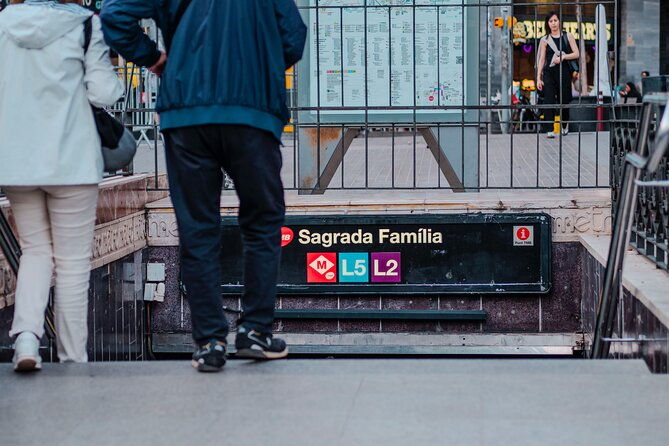 photo-walking-tour-sagrada-familia-and-gaudi-in-barcelona