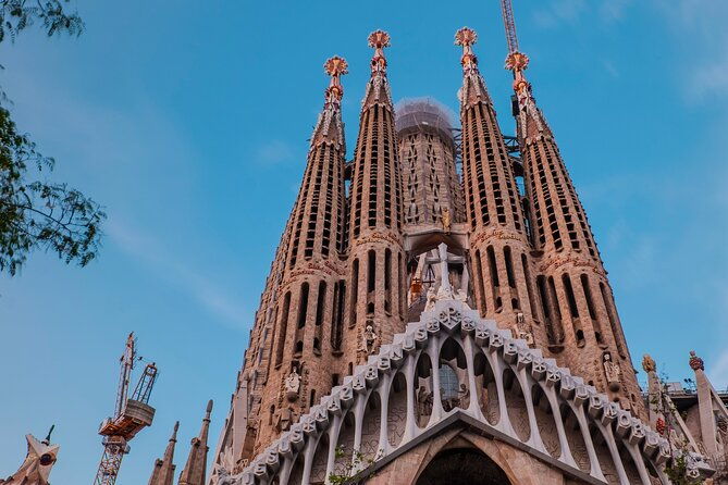 photo-walking-tour-sagrada-familia-and-gaudi-in-barcelona