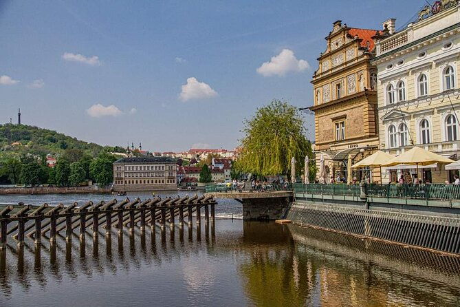 photogenic-prague-6-hours-tour-by-car