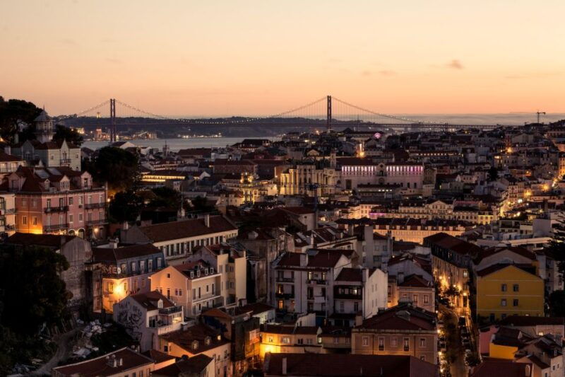 photograph-lisbon-at-night-walking-with-a-local-photographer-2