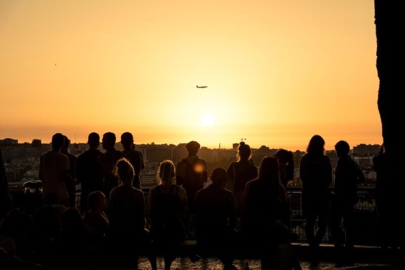 photograph-lisbon-at-night-walking-with-a-local-photographer-2
