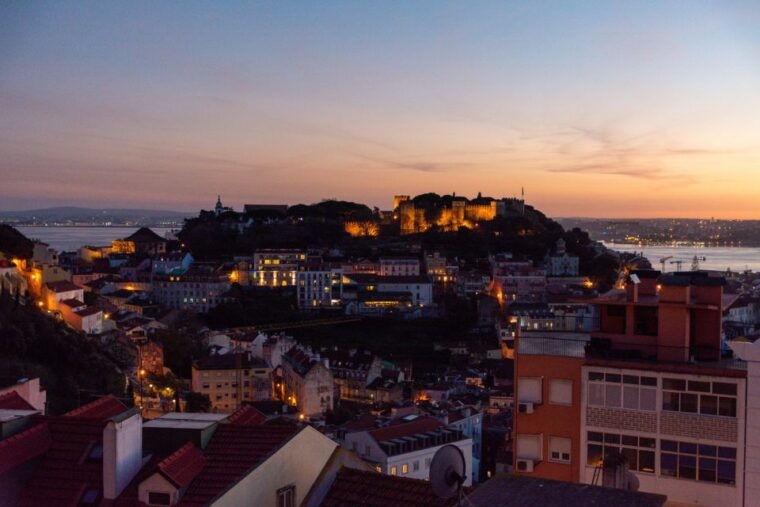 photograph-lisbon-at-night-walking-with-a-local-photographer-2