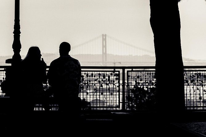 photograph-lisbon-at-night-walking-with-a-local-photographer