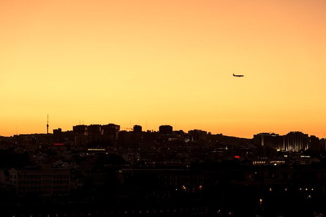 photograph-lisbon-at-night-walking-with-a-local-photographer