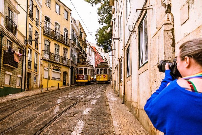 photograph-lisbon-walking-with-a-local-photographer-2
