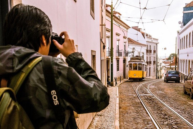 photograph-lisbon-walking-with-a-local-photographer
